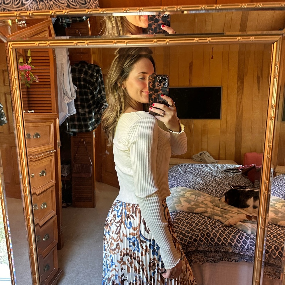 White Ribbed Button-Up Top Sweater - Picture 2 of 6